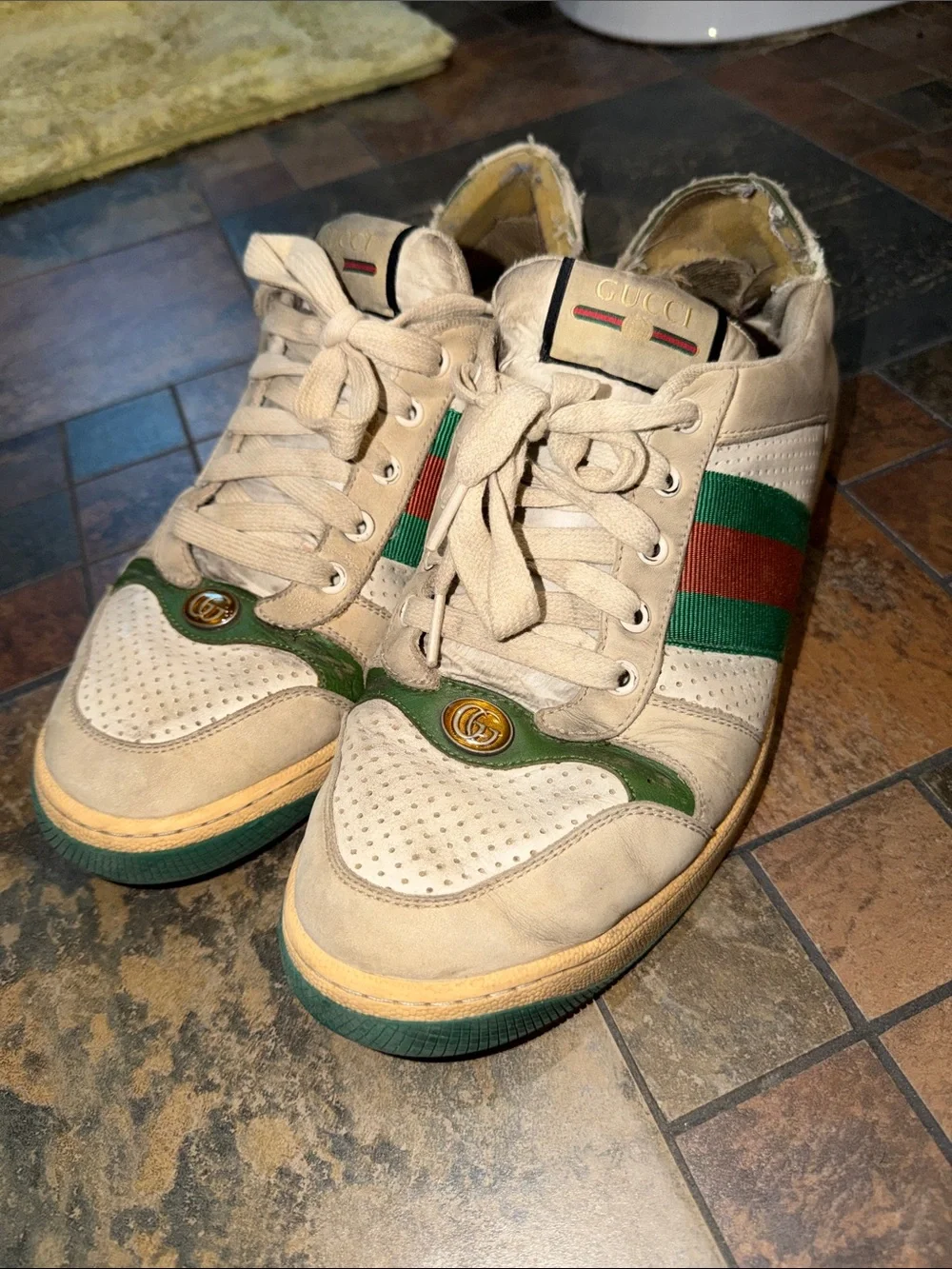 Gucci Beige Sneakers with Green & Red Web Stripe